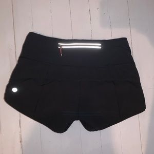 Lulu lemon “speed up short” w reflective back zip